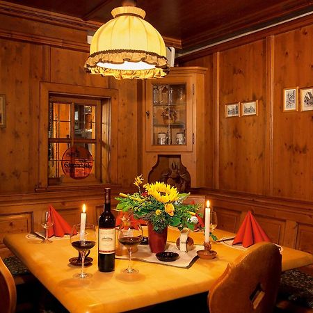 Altdeutsches Gasthaus Roter Hirsch Йена Екстериор снимка