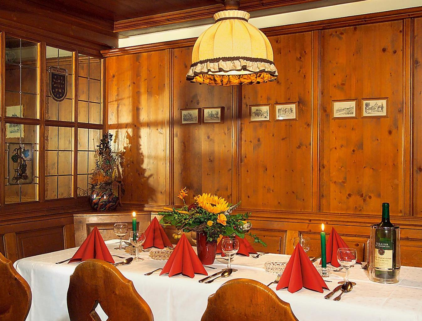 Altdeutsches Gasthaus Roter Hirsch Йена Екстериор снимка