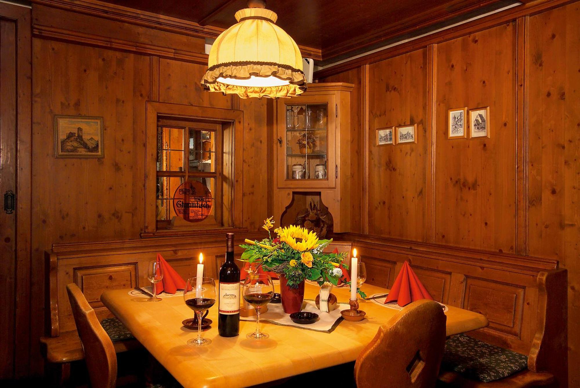 Altdeutsches Gasthaus Roter Hirsch Йена Екстериор снимка