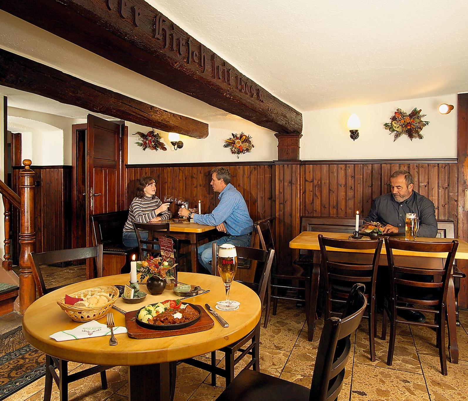 Altdeutsches Gasthaus Roter Hirsch Йена Екстериор снимка